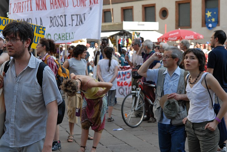 Fotografia - Manifestanti in arrivo a piazza Duomo